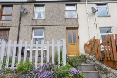 Image de 42 Hyfrydle Road in Penygroes.