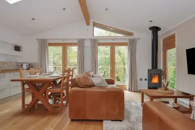 2 Streamside, Lanreath