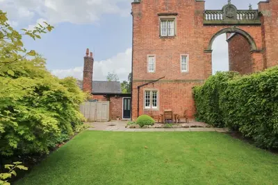 South Tower Cottage, Macclesfield