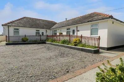 Image de Sea Breeze, Dinas Dinlle