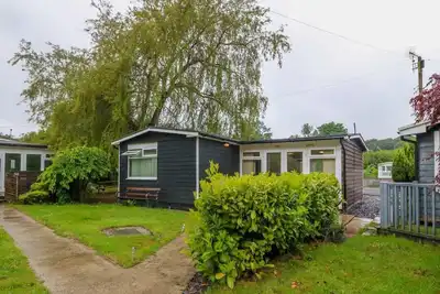 Image de 245 Riverside Lodge, Caeathro.