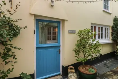 Pear Tree Cottage in Appledore
