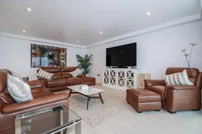 13 Cliff Edge, Newquay