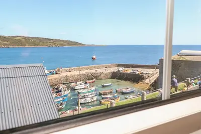 The Mariners rests in Coverack