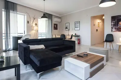 Image de Modern Stylish 3Bd Balcony Retreat in Neo Irakleio