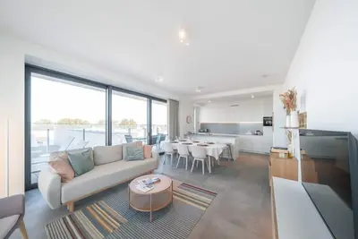 Image de Casiola - Modern new apartment with pool and fitness center access