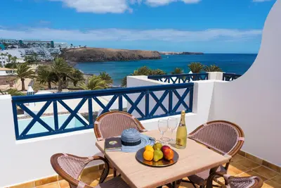 Image de Spectacular villa with sea views in 1st line of sea with heated swimming pool