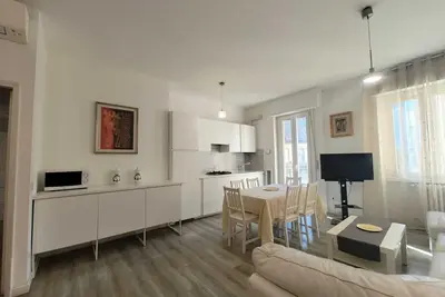 Image de three-room apartment 5 minutes from Central Station and Gae Aulenti for vacation and work