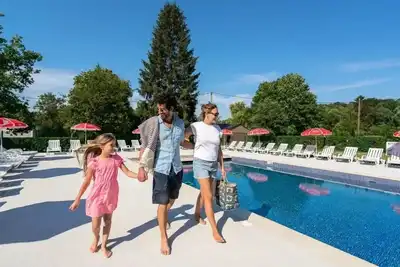 Image de Camping 4 étoiles - Piscine  - ccbfgbc