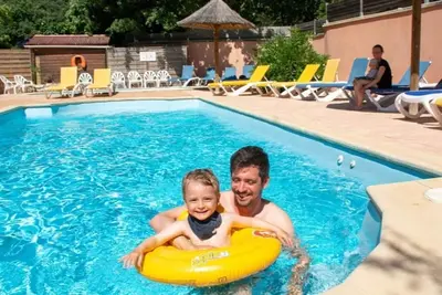Image de Camping 4 étoiles - Piscine  - ccbehhb