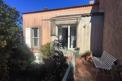 Image de Haut de Maison T3 sur Jardin - Carqueiranne
