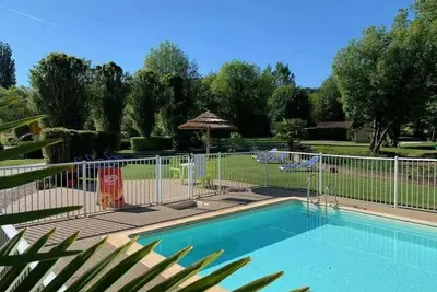 Image de Camping 3 étoiles - Piscine  - ccbfhih