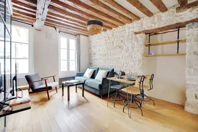 Image de Loft de charme avec verriere & poutre authentiques