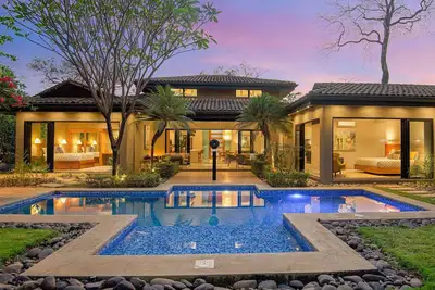 Image de 4 Bedrooms 10 Guests Hacienda Pinilla & Beach Club