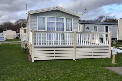 Image de Stunning caravan with decking at Solent Breeze in Hampshire ref 38088sb