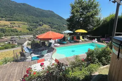 Image de Villa bien-être avec piscine & bain nordique 🔥 Vue montagnes • 15 pers