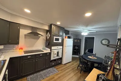 Image de Cozy 3-bedroom cottage in beautiful Gulfport with Ac