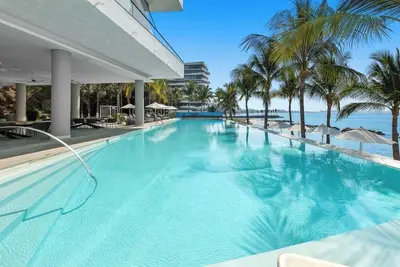 Image de Narval: Oceanfront 2br w Pool + Beach Access