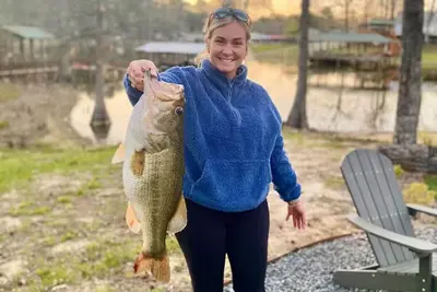Image de Cozy 3-bedroom cabin in Many. Beach, big bass and a breezey screened in porch.