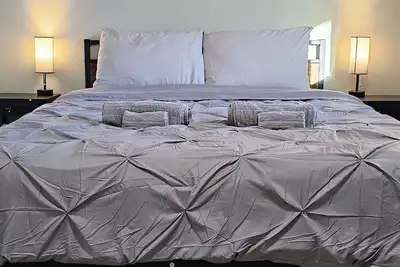 Image de 2 bedroom apartment walking distance to Rogers Place Arena