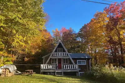 Image de Charming 3-bedroom pet friendly A-Frame - 1 mile from Mt Snow