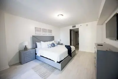 Image de Brand New Lux condo on 29th floor in Brickell
