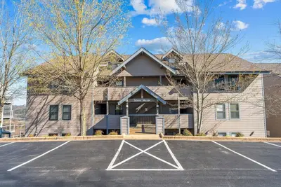 Image de Renovated Condo near Silver Dollar City w Table Rock Lake View_Free Attraction Tickets_Private Deck