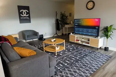 Image de Modern Top Floor Condo Near Miami University Quiet and Comfortable