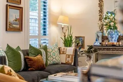 Image de Luxury Cosy 2 Beds Near Train shops & Nature