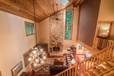 Private Luxury Mountain Retreat - Elevated, Refined, Exclusive
