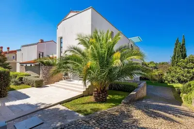 Image de Rm Grande Villa – Right Wing