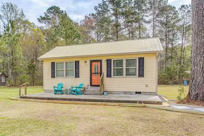 Image de Bolivia Basecamp w/ Patio: 10 Mi to Oak Island