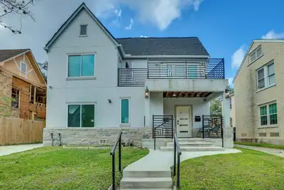 Image de Large-Group  Getaway Near Dtwn & Nrg Stadium!