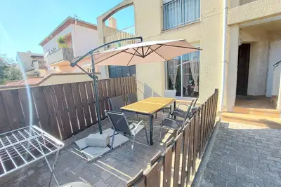 Image de 200m mer  plage port 2ch terrasse rdc sur demande animaux wifi parking privé