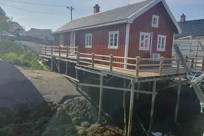 Image de Supersentral autentisk rorbu på Reine i Lofoten