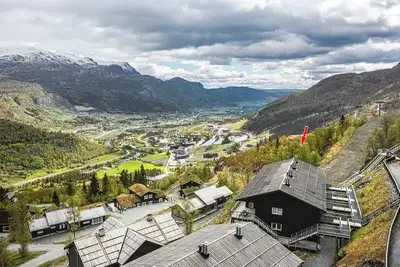 Image de Large Ski in/Ski out Apartment for Groups
