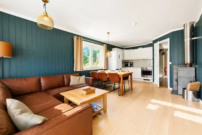 Image de Family-Friendly Ski in/Ski out Retreat by Skarsnuten