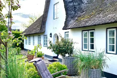 Image de Tasteful, high-quality - extraordinary apartment in a historic Frisian house