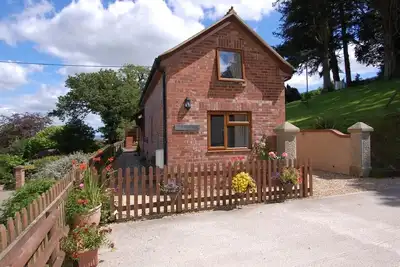 Charming Ash Cottage in Exeter