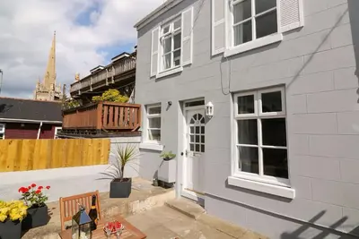 12 Park Hill Road, Torquay