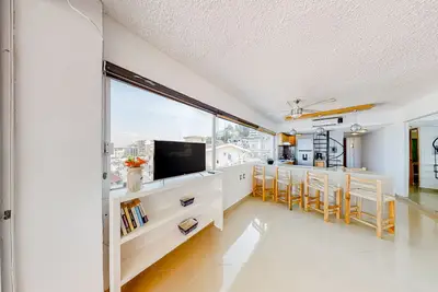Image de Central Puerto Vallarta condo with pool, ocean views & fast WiFI - walk to beach