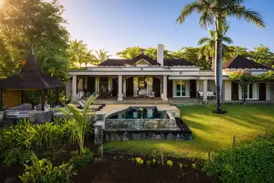 Peaceful 4-Bedroom Villa / Infinity Pool & Garden View