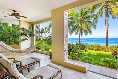 Image de Beachfront dream retreat with pool, tennis & gym access - washer/dryer, Ac