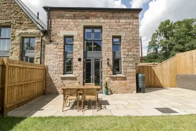 2 The Old School, Ruspidge