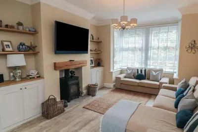 Image de Thirty Four By the Sea. 3 bed.
