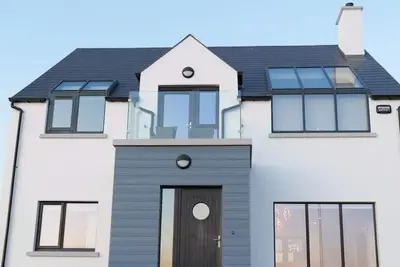 Image de Beach Side Holiday Home, Sleeps 8