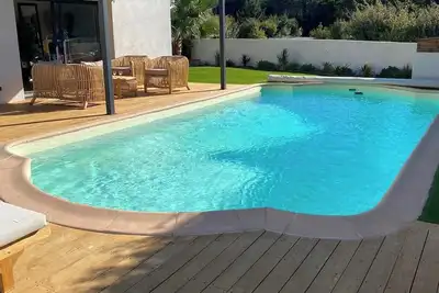 Image de Villa En Provence Avec Grande Piscine