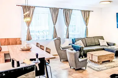 Image de Belle maison de vacances privée avec Wifi, bain à remous, patio, animaux admis et vue panoramique