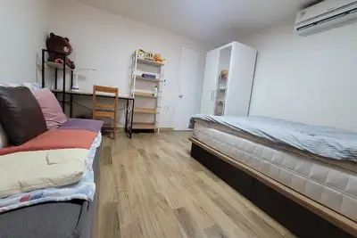 Image de Spacious 3-bedroom apartment in Gangnam Seoul, near Metro station, Share house!