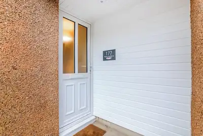 Image de Comfortable and stylish 3-Bed House | Parking | Ideal for Business & Long Stays